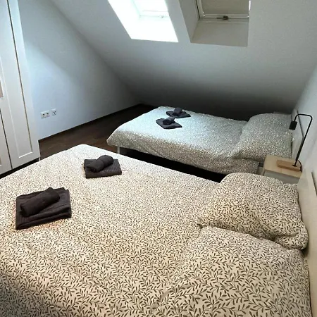 80 M2 With Balcony & Free Parking * 维也纳附近格拉斯多夫